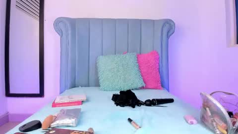          I work from home this is my room 3 online show from June 5, 7:03 am