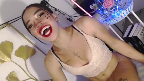 beautiful_mistake69 online show from October 28, 8:34 am