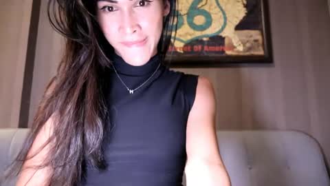 bee_thai online show from July 23, 3:10 pm