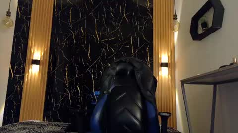     online show from June 21, 9:18 pm