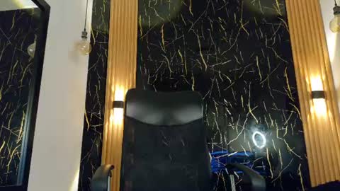     online show from July 31, 9:48 pm