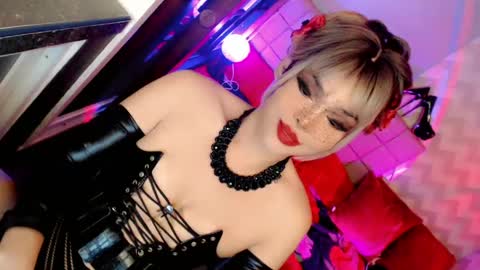 MISTRESS DOMME online show from May 18, 10:32 am