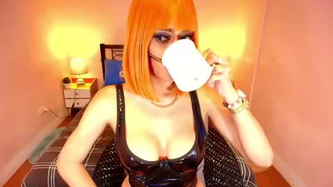 bombshelllaurax online show from April 16, 10:12 pm