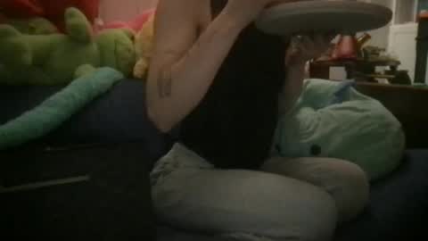 boywithbug online show from February 4, 12:19 am