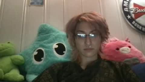 boywithbug online show from February 8, 2:26 am