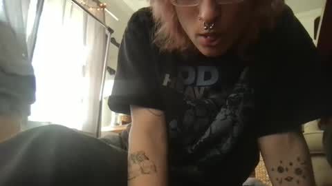 boywithbug online show from February 24, 7:30 pm