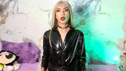 briana_white online show from March 4, 4:11 pm