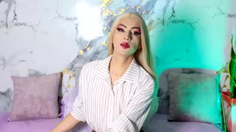 briana_white online show from July 6, 4:09 pm