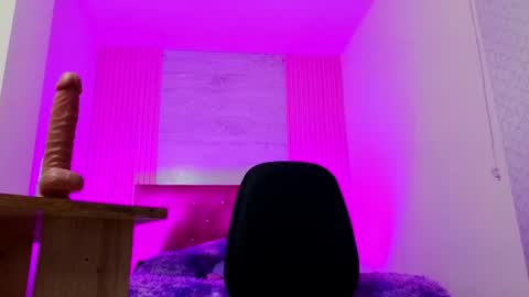 Sophie Bunny online show from June 20, 9:51 pm