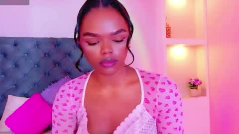 camiestrada online show from January 11, 6:47 pm