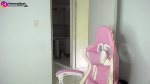 X IGcamiryan01 online show from June 27, 4:02 pm