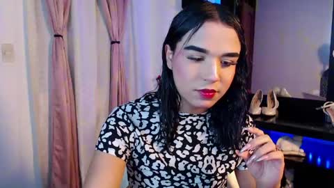 candyy_doll_ online show from June 10, 6:13 am