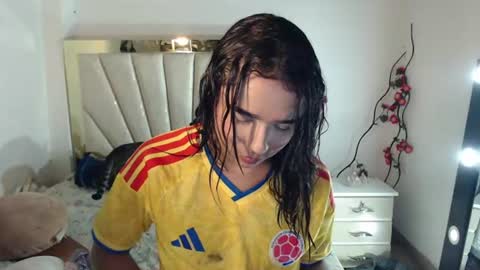 candyy_doll_ online show from July 4, 7:03 am