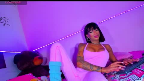 Onika   instagram   canndy888  online show from January 3, 11:44 pm
