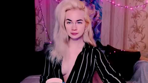 Carin online show from June 15, 2:46 am