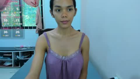 caroline_east online show from June 14, 1:17 am