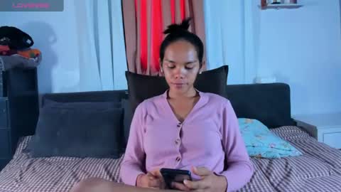 caroline_east online show from June 20, 2:25 am