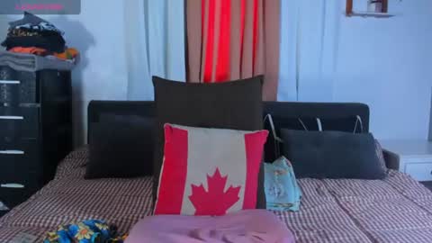 caroline_east online show from June 27, 1:43 am