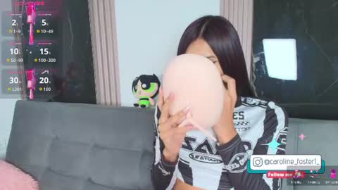 caroline_foster1 online show from July 4, 12:21 pm