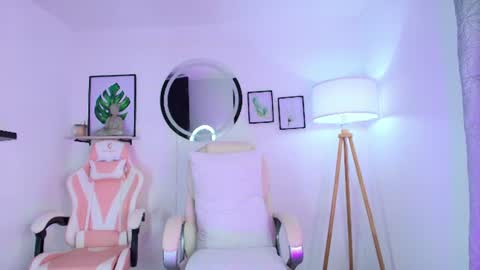 carolyne_sweet online show from June 25, 5:12 am