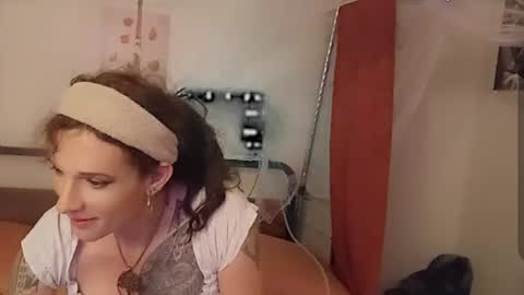 Cassiemichelle online show from July 14, 9:35 am