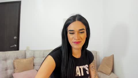 Snapshot of cataliana_mega1 chatting on December 13, 4:33 am celiscatalina instagram online show from December 13, 4:33 am