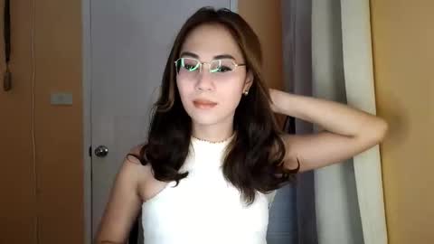 chelly4u69 online show from February 18, 11:18 am