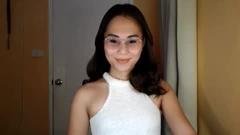 chelly4u69 online show from April 14, 1:54 am