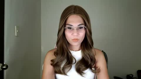 chelly4u69 online show from June 25, 12:31 pm