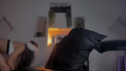 Snapshot of chloe_cooperr chatting on September 15, 4:45 pm chloe_cooperr online show from September 15, 4:45 pm