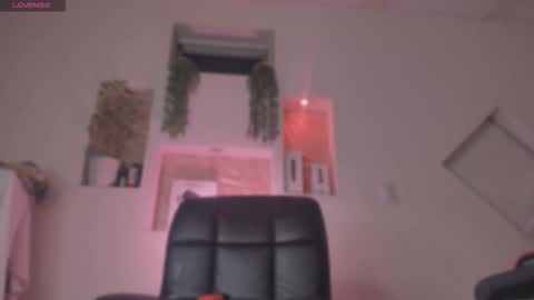 Snapshot of chloe_cooperr chatting on September 23, 2:39 am chloe_cooperr online show from September 23, 2:39 am