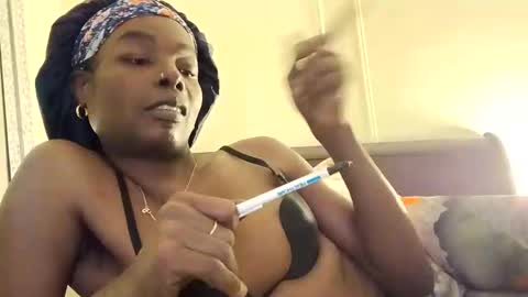 chocolatedrop_ online show from November 17, 9:58 pm