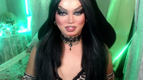 QUEEN CESS online show from June 18, 2:22 pm