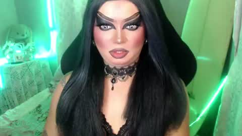 QUEEN CESS online show from June 22, 6:05 pm