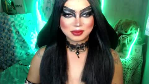 QUEEN CESS online show from July 6, 7:15 am