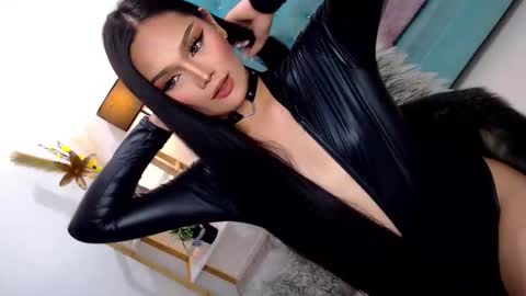 Cleo online show from December 19, 11:32 pm