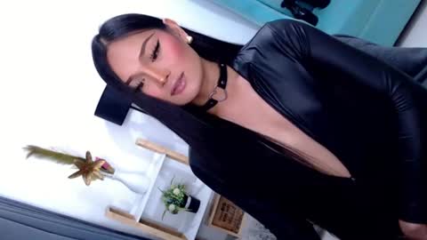 Cleo online show from June 18, 8:35 pm