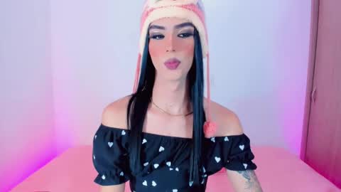 CLOE REMINTON online show from March 11, 5:38 am