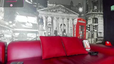 ---Cloe--- online show from January 17, 9:00 pm