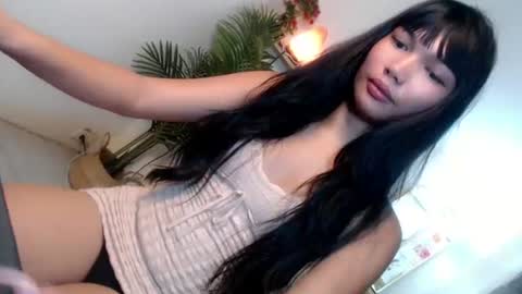 creamy_cinnamonx online show from August 3, 12:22 pm