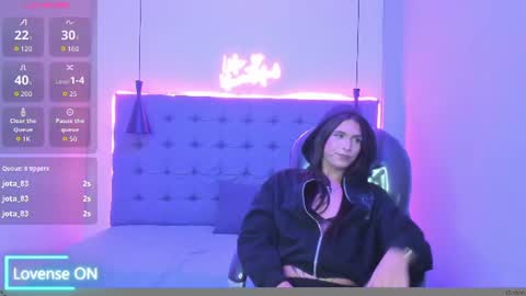 crybabyvelvet online show from July 28, 6:20 pm