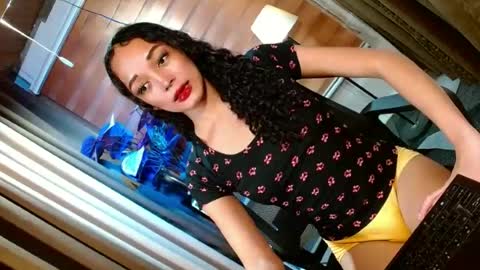 BBY CURLYHANNA online show from July 7, 11:03 am