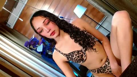 BBY CURLYHANNA online show from July 10, 11:47 am