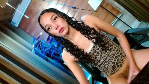 BBY CURLYHANNA online show from July 23, 10:46 am