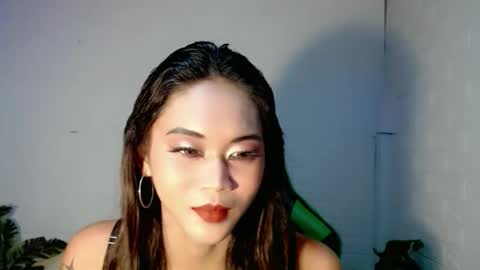 JO EY online show from May 17, 1:32 pm
