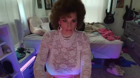 Sandra Love online show from June 14, 2:18 pm