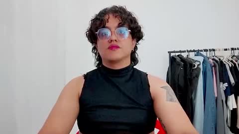 Diane Blosson online show from February 23, 1:52 am