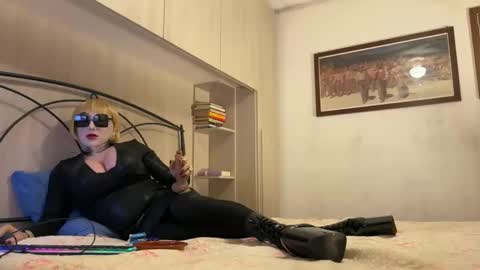 danastone_livingdoll online show from December 14, 3:36 pm