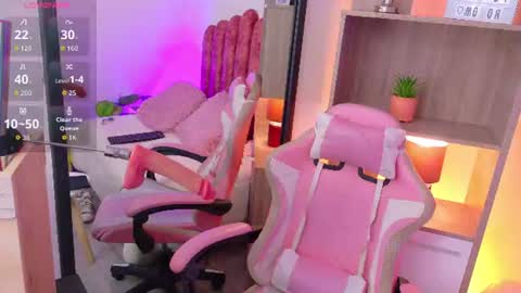 Danika Dahl online show from July 7, 8:13 pm