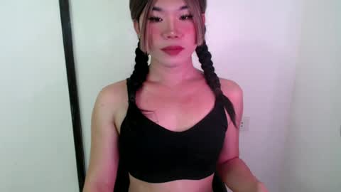 dazzzlingcarol online show from June 14, 3:52 am